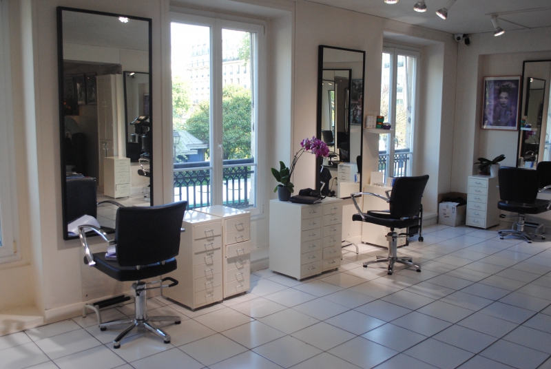 salon-coiffure-OLLIOULES-min_floor-home-office-property-living-room-room-781228-pxhere.com